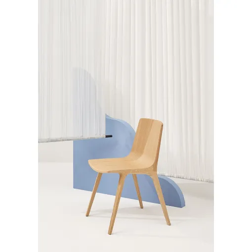 Seame 4 Legs Chair in Natural Oak by Infiniti.