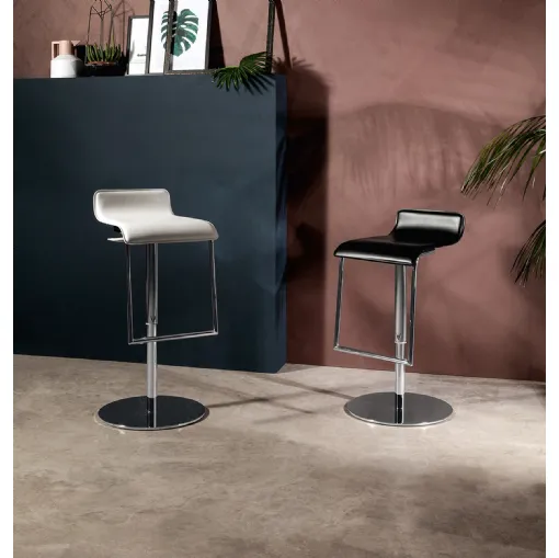 Milano leather stool by Tonin Casa