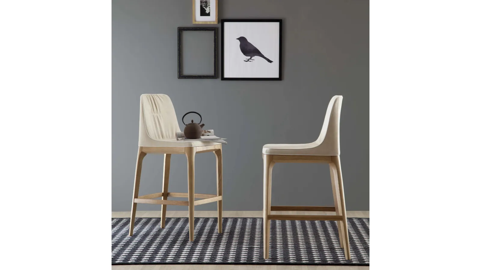 Leather stool Mivida by Tonin Casa