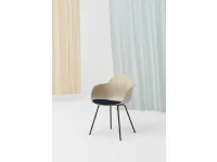 Sicla 4 legs chair with polypropylene shell and steel base by Infiniti.