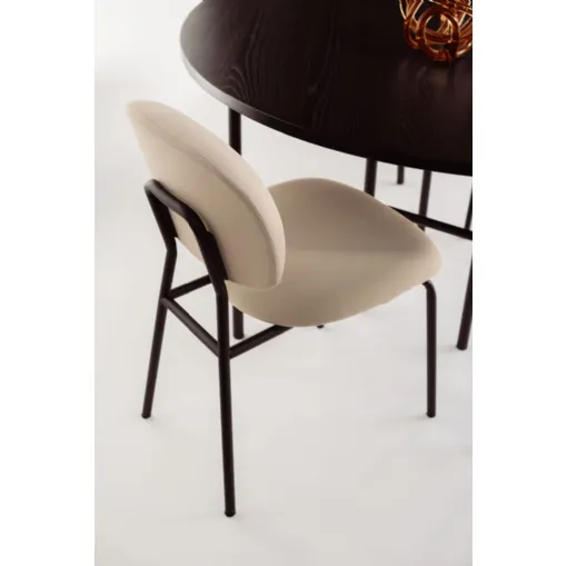 Round Fat chair in upholstered fabric with steel structure with or without armrests by Infiniti.