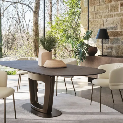 Vanilla leather chair by Calligaris