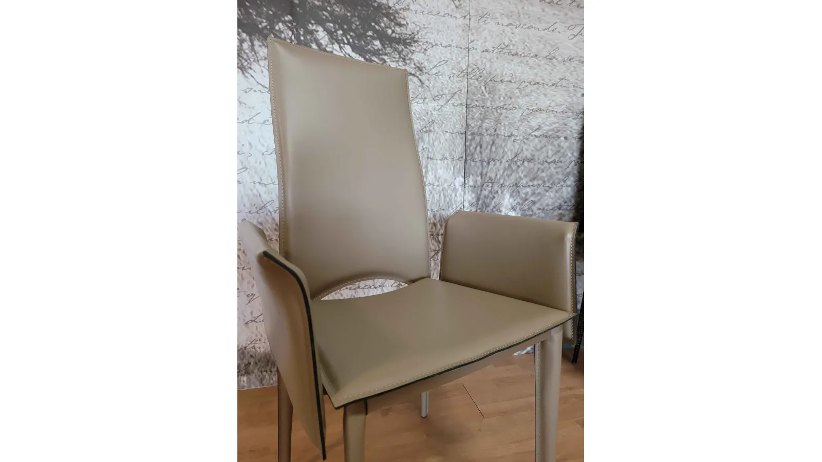 VIVALTA with armrests