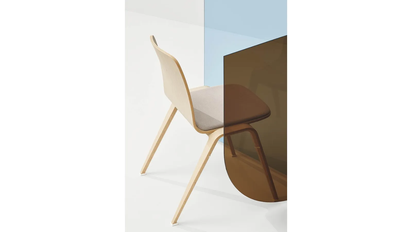 Stackable chair Woodstock by Infiniti.