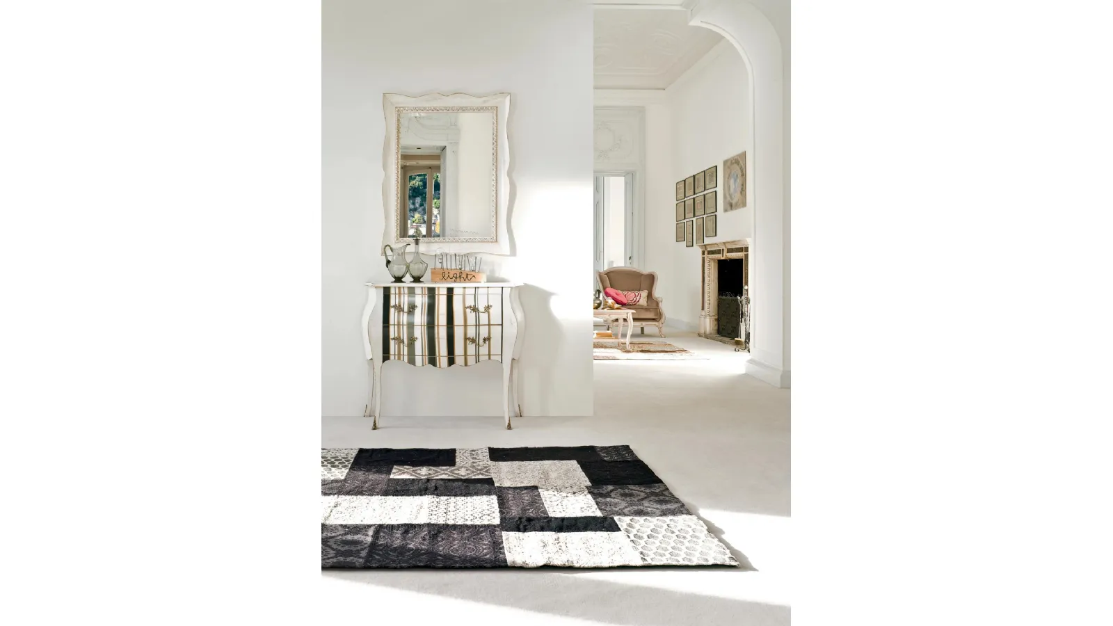 Classic Galen entrance hall by Tonin Casa