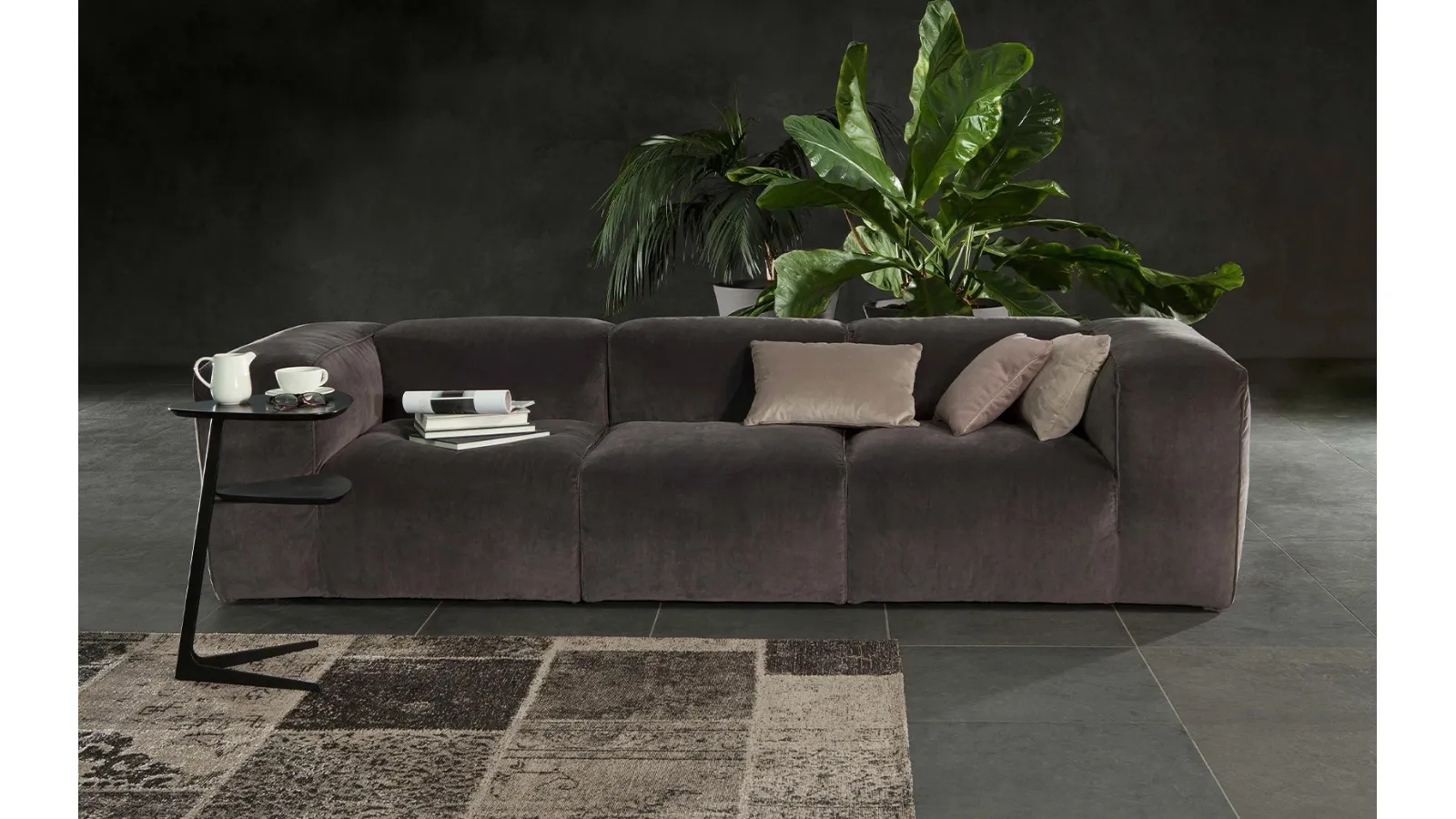 Linear sofa Astoria by Tonin Casa