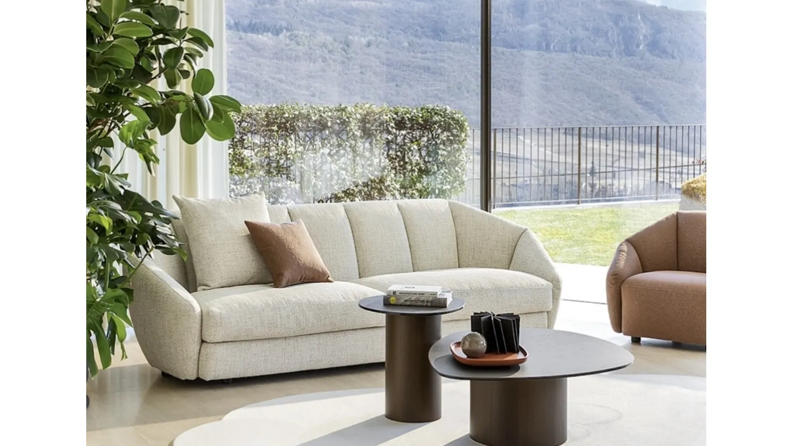 Linear sofa Jill by Calligaris
