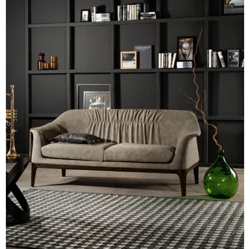 Linear leather sofa Tiffany by Tonin Casa.