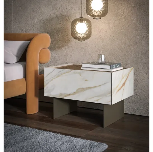 Cristalia bedside table in printed glass by Tonin Casa