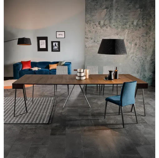 Beverly extendable console table by Tonin Casa.