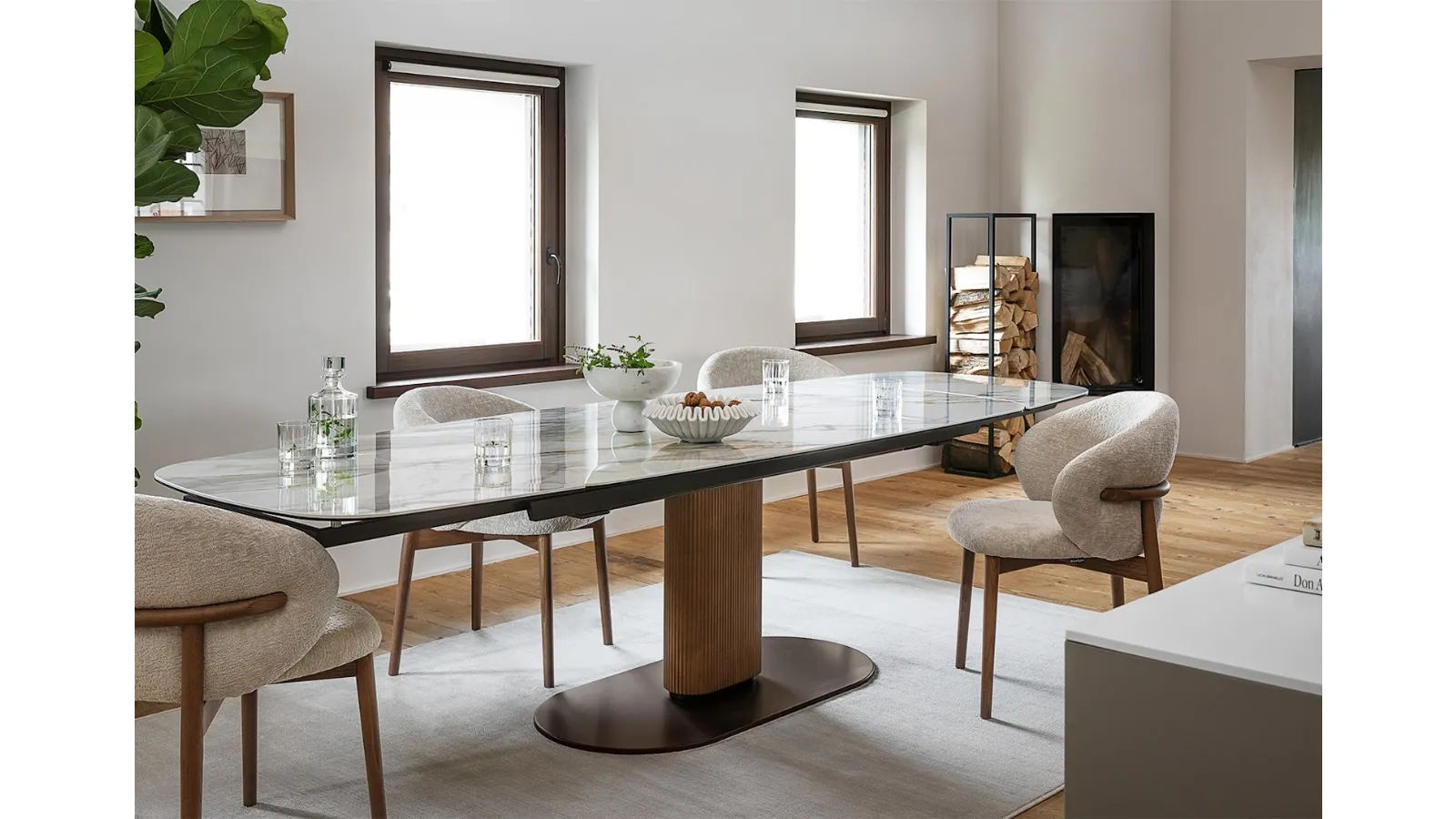 Extendable Calla table by Calligaris