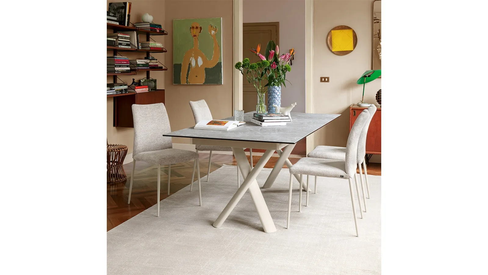 Extendable Master table by Connubia.