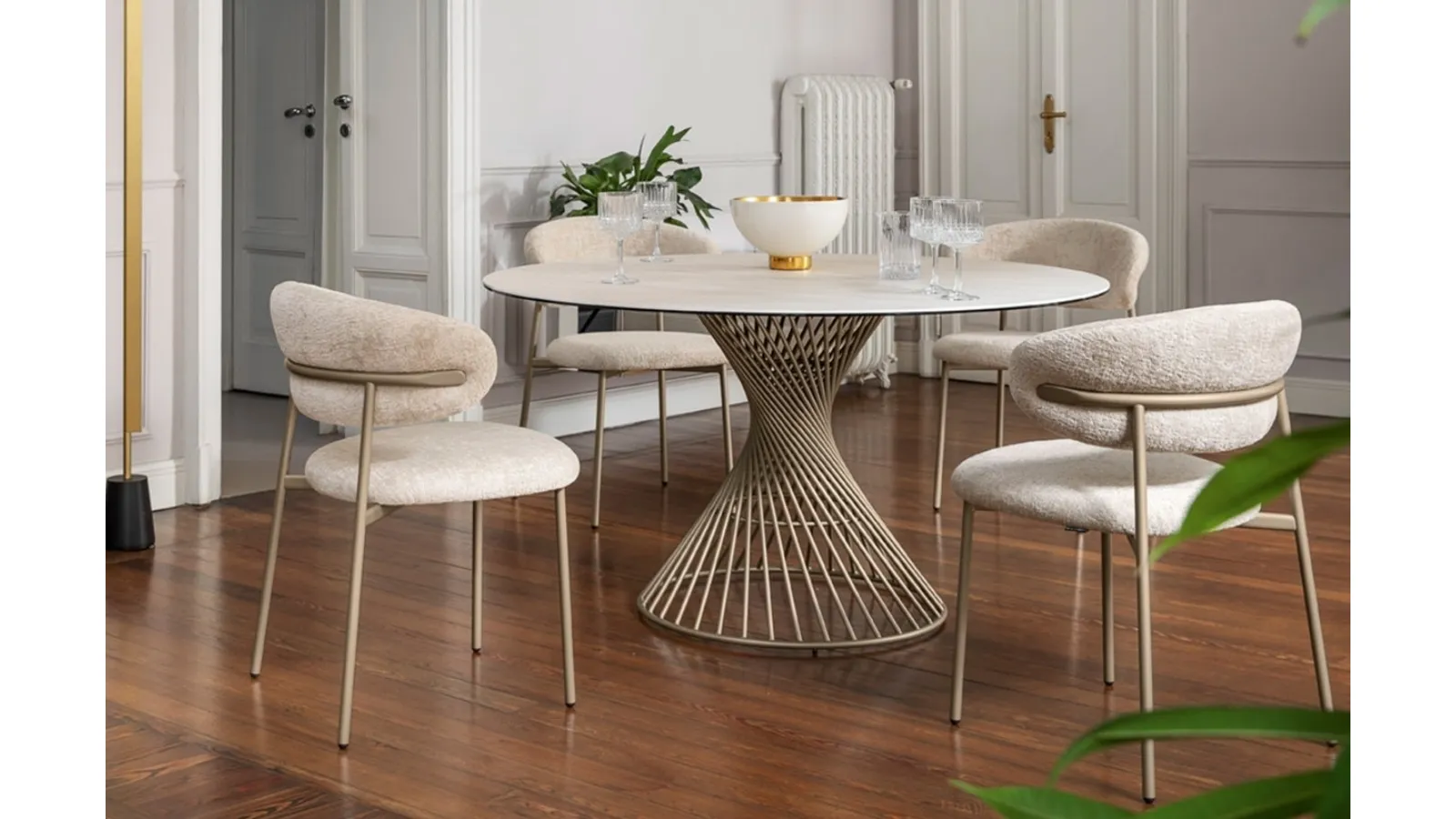 Round ceramic table Vortex by Calligaris.