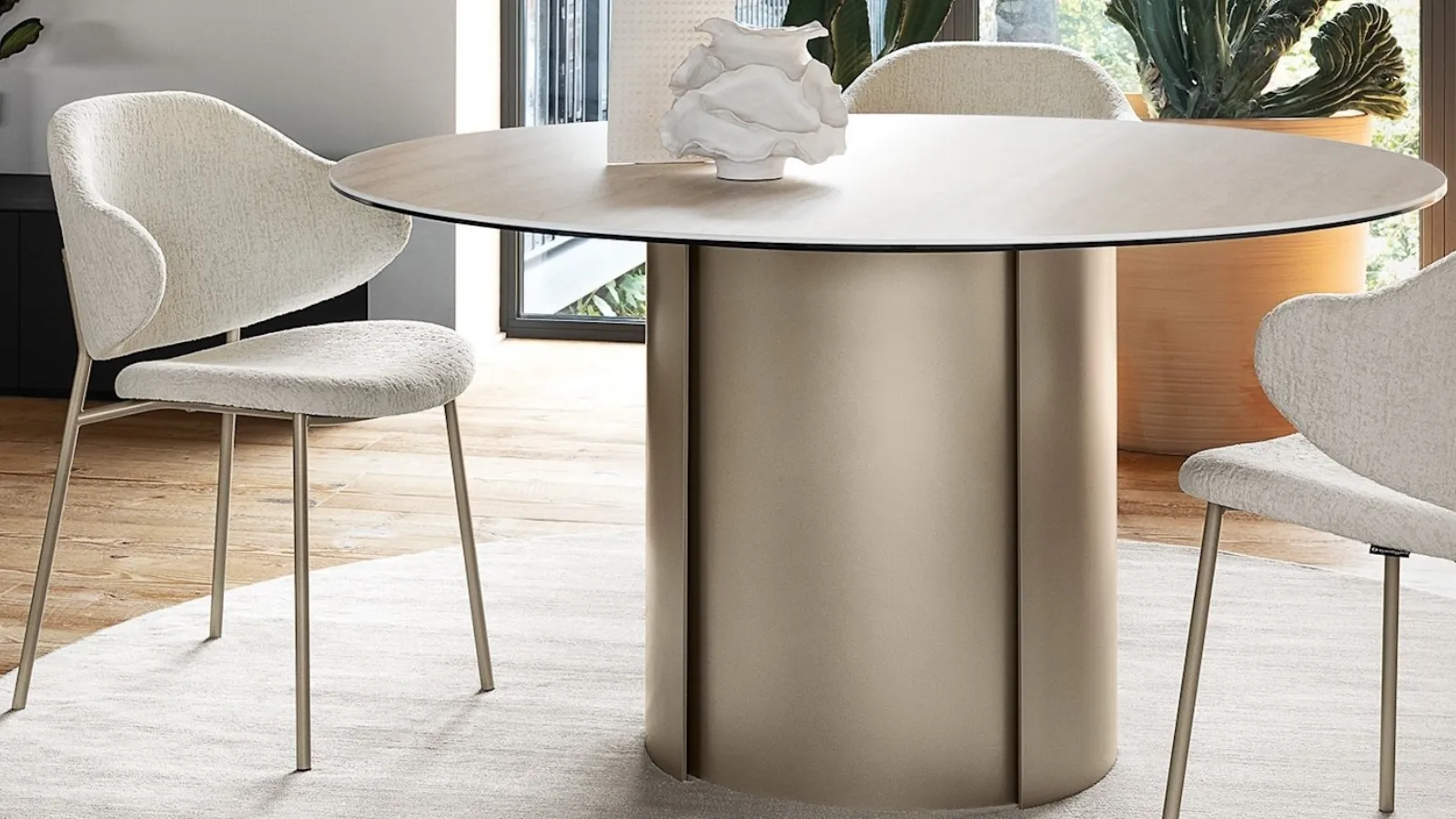 Round Yoroi ceramic table by Calligaris