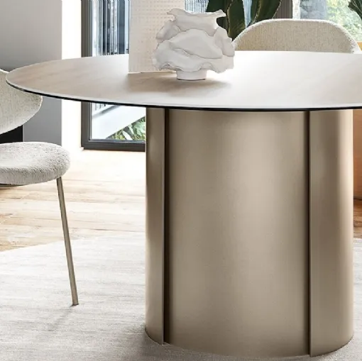 Round Yoroi ceramic table by Calligaris