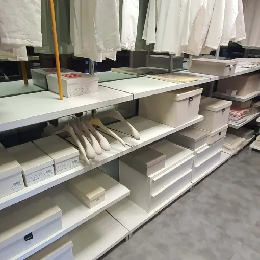 Walk-in closetLYBERA