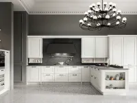 Classic Kitchen with Asolo 04 peninsula by Arredo3.