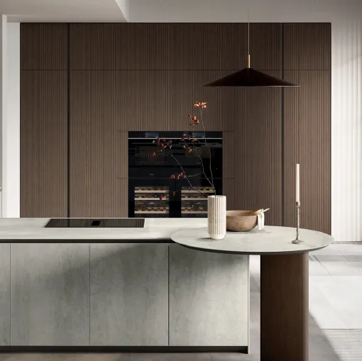 Modern Kitchen in Gres with Glass Peninsula by Arredo3