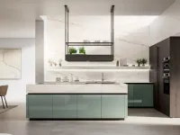 Modern kitchen with Time 04 island in glossy lacquer and ebony oak by Arredo3.