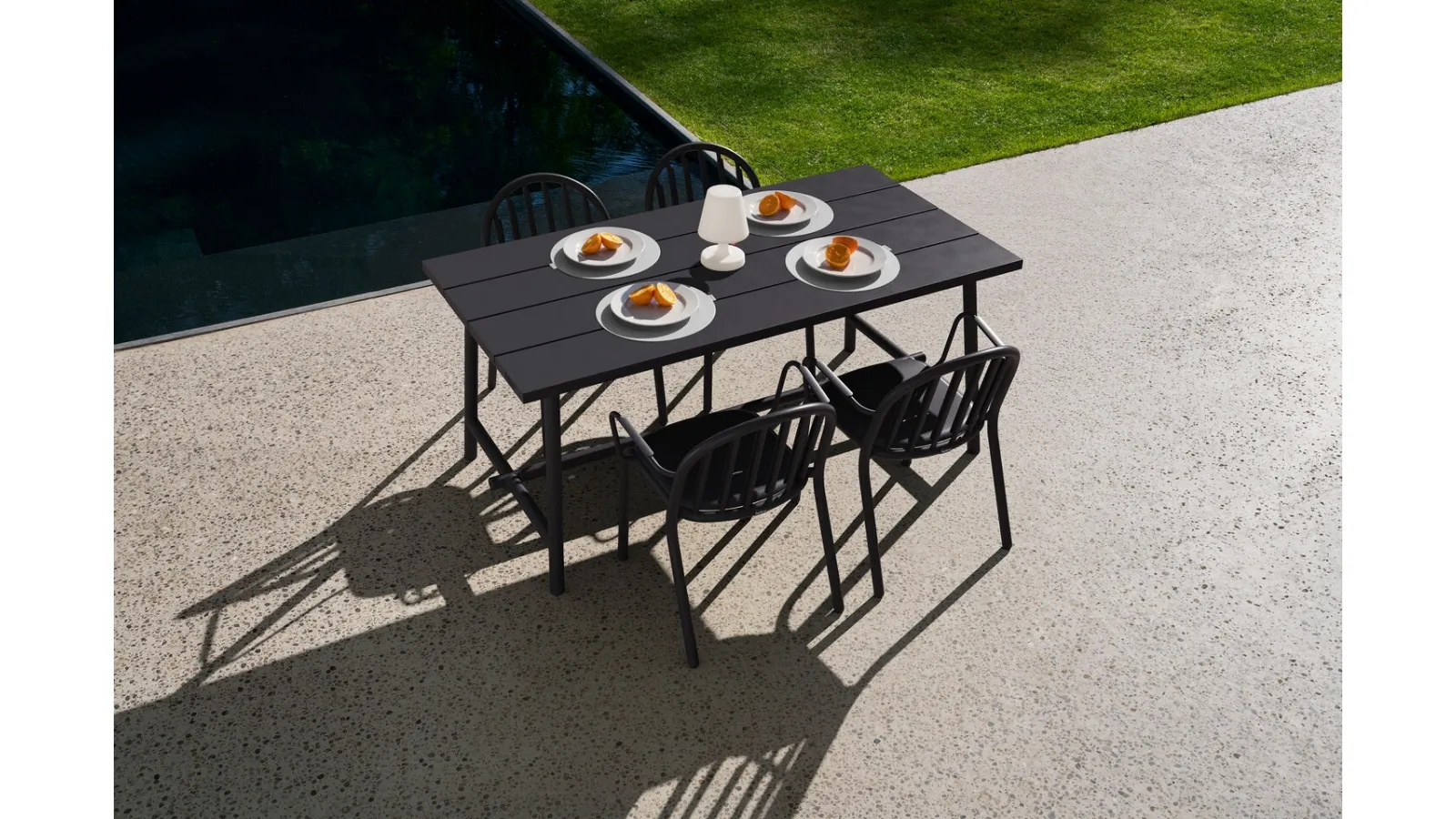 </think>

Fred's Table and Chairs by Fatboy