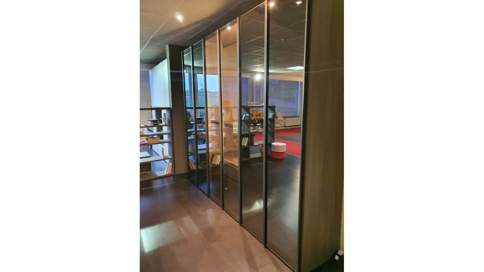 SIPARIO MILANO translates to 