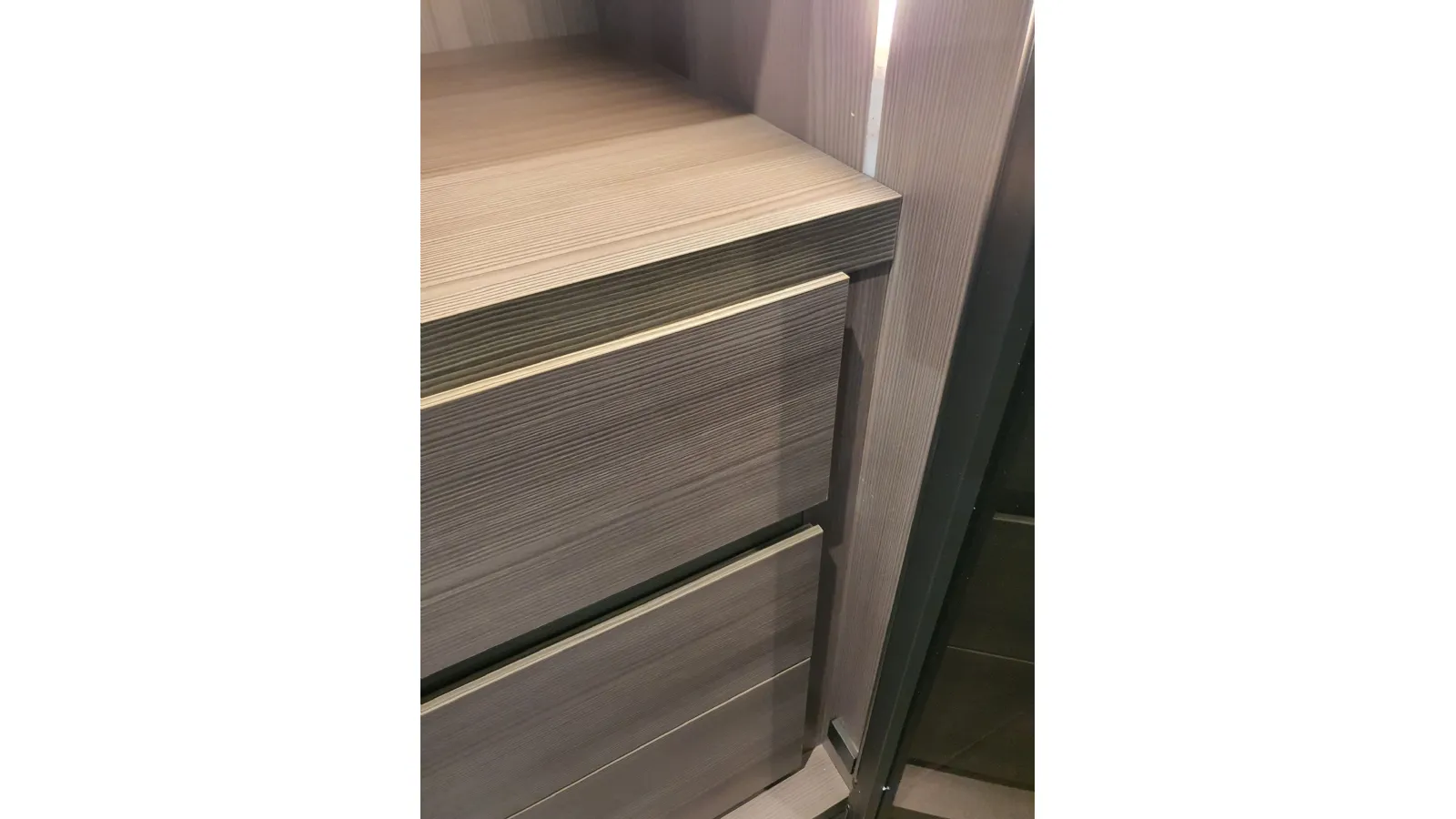 SIPARIO MILANO translates to 