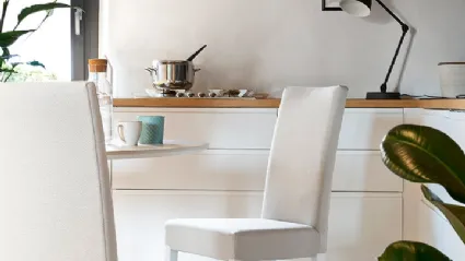 Copenhagen fabric chair with solid wood structure by Connubia