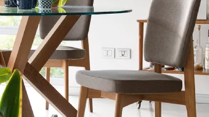 Escudo chair in fabric and solid wood by Connubia