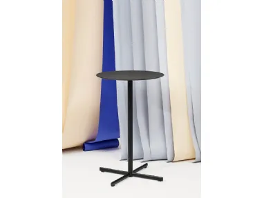 Feluca Table 4 Stars coffee table in laminate with steel base by Infiniti.