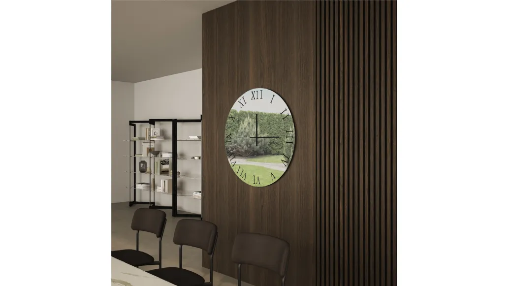 Circular mirror with Orazio hands by Easyline