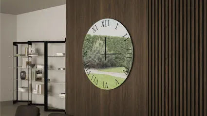 Circular mirror with Orazio hands by Easyline