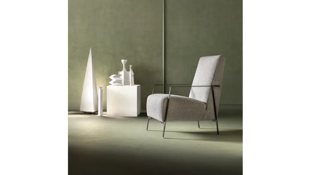 Armchair in Angy fabric by Samoa.