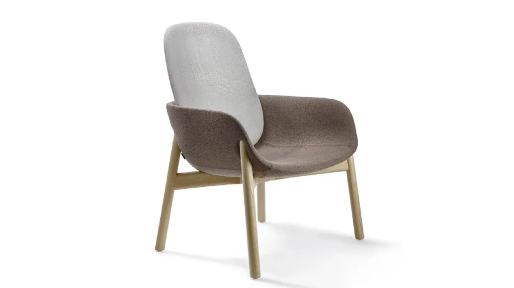 Armchair with high backrest Peb Wooden Legs upholstered in fabric with legs in Natural Ashwood by Infiniti.