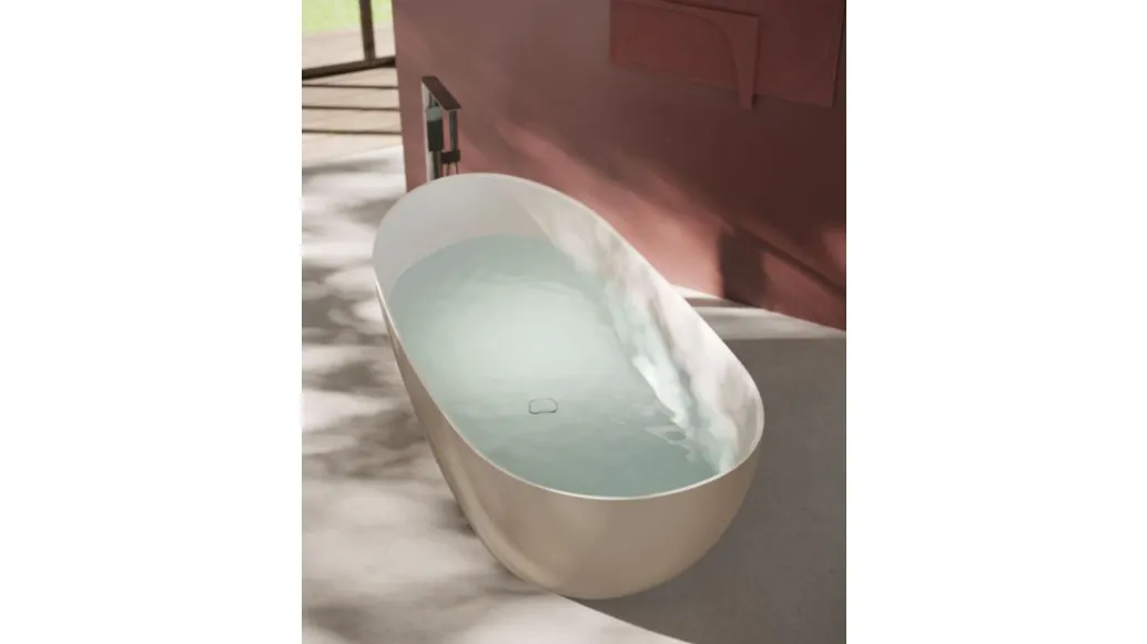 Disenia bathtub