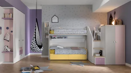 Bedroom with desk in the upper part and walk-in closet in the lower one Alpha Loft Bed G040 by Doimo Cityline
