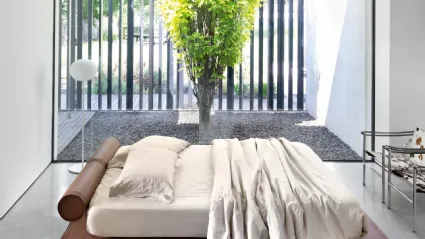 Flamingo Leather Bed by Noctis.