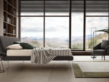 Metropolitan bed by Le Comfort.