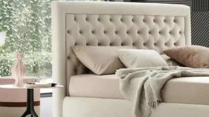 Le Comfort Monet upholstered and quilted bed