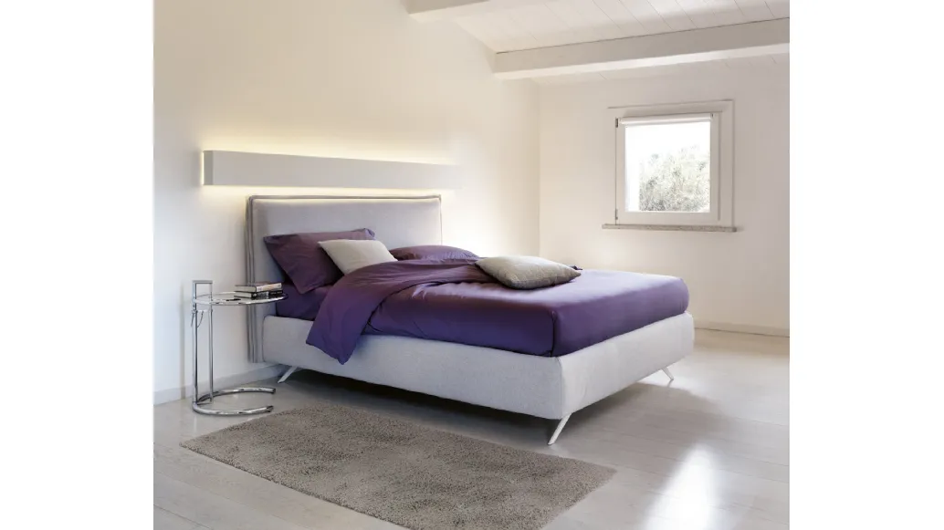 Moody storage bed by Noctis.