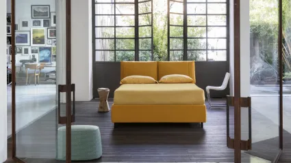Vera padded bed by Noctis.