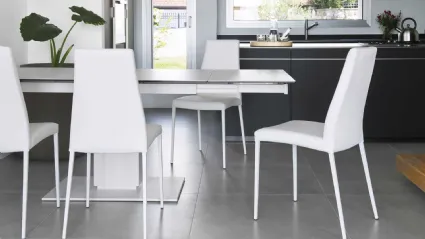 Aida padded chair by Calligaris