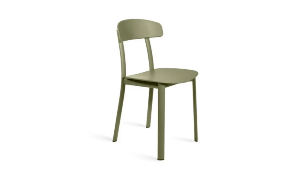 Feluca Pop chair in polypropylene and steel by Infiniti.