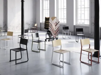 GT01 Chair in Oak by Infiniti