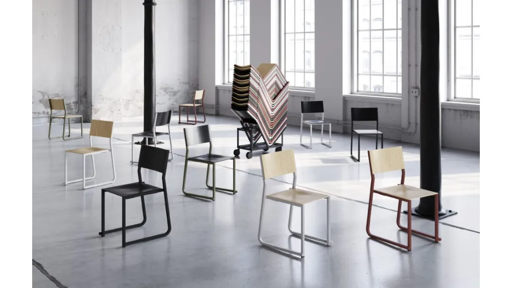 GT01 Chair in Oak by Infiniti