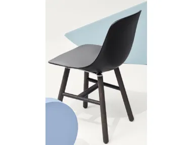 Pure Loop Binuance Retro chair with Grey Slate and Carbon Black polypropylene shell with a Black painted Oak base by Infiniti.