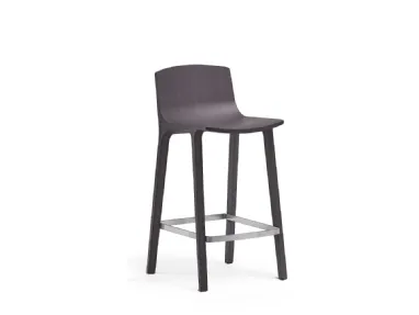 Stool Seame in Oak painted with steel footrest by Infiniti