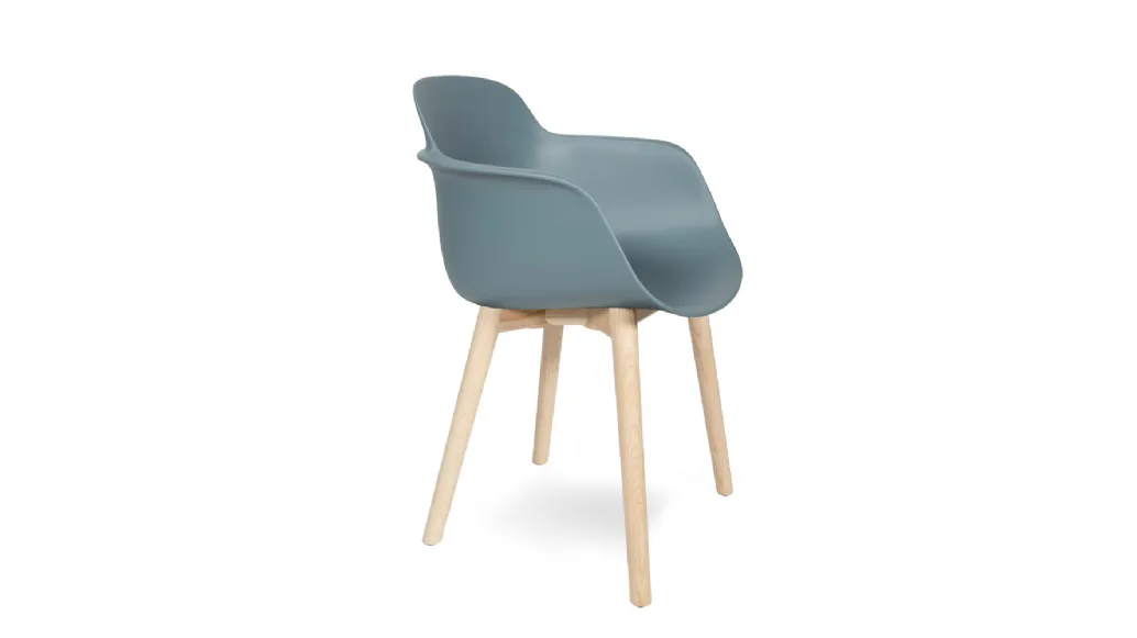 Sicla Sled chair with polypropylene seat shell and wooden base by Infiniti.