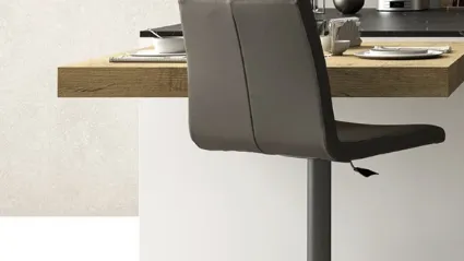Sing stool by Easyline