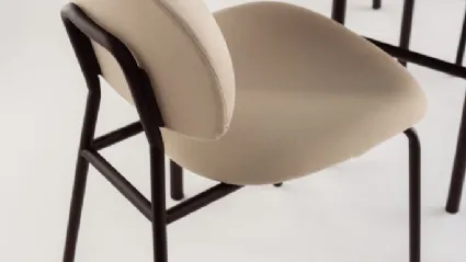 Round Fat chair in padded fabric and steel structure with or without armrests by Infiniti.