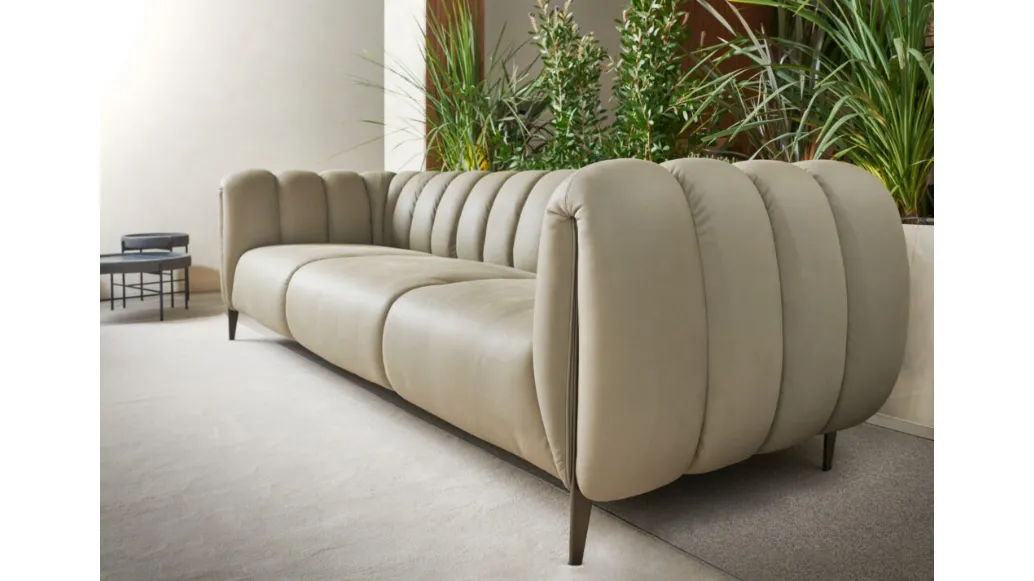 Linear sofa Brando by Franco Ferri